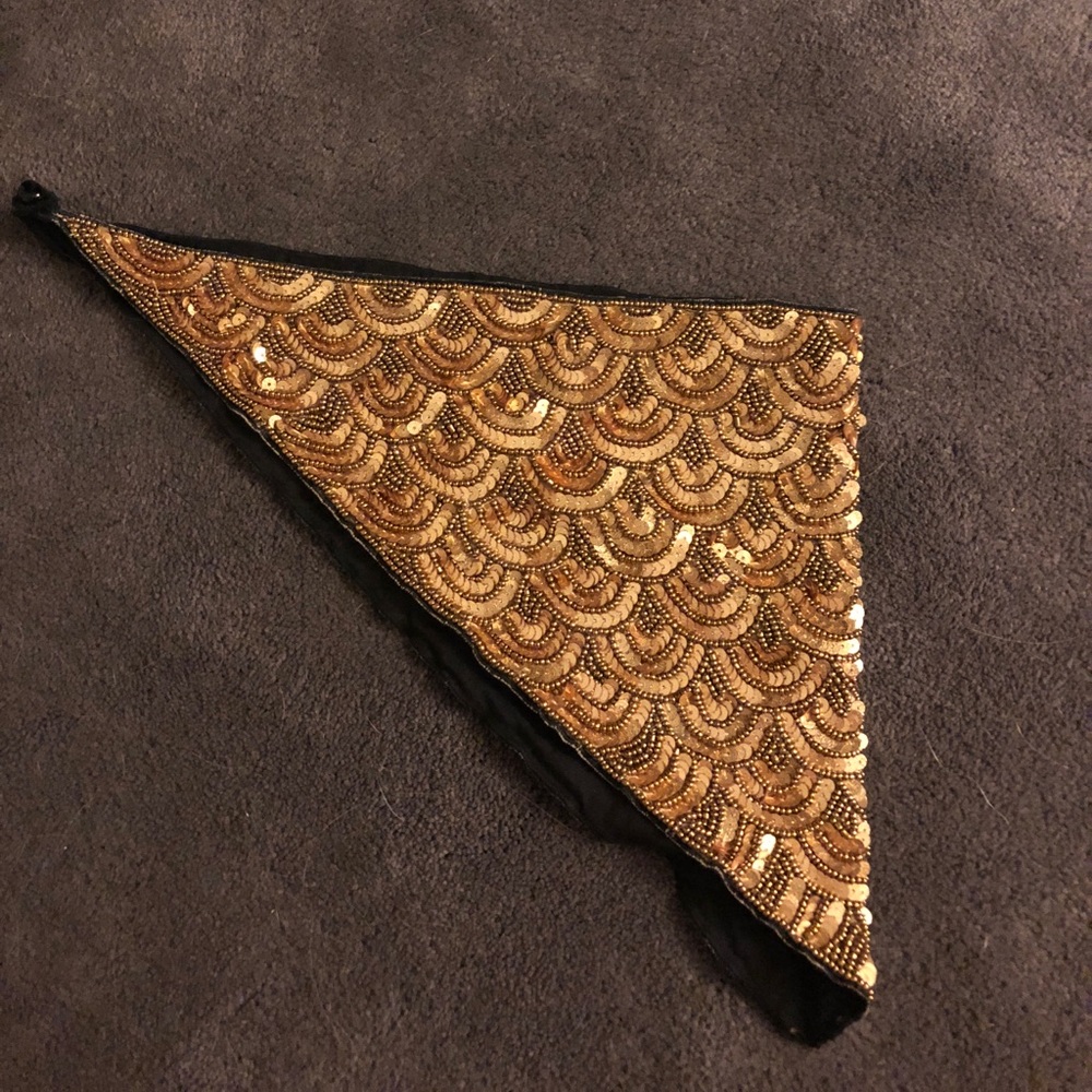 NWOT Gold scarf necklace!